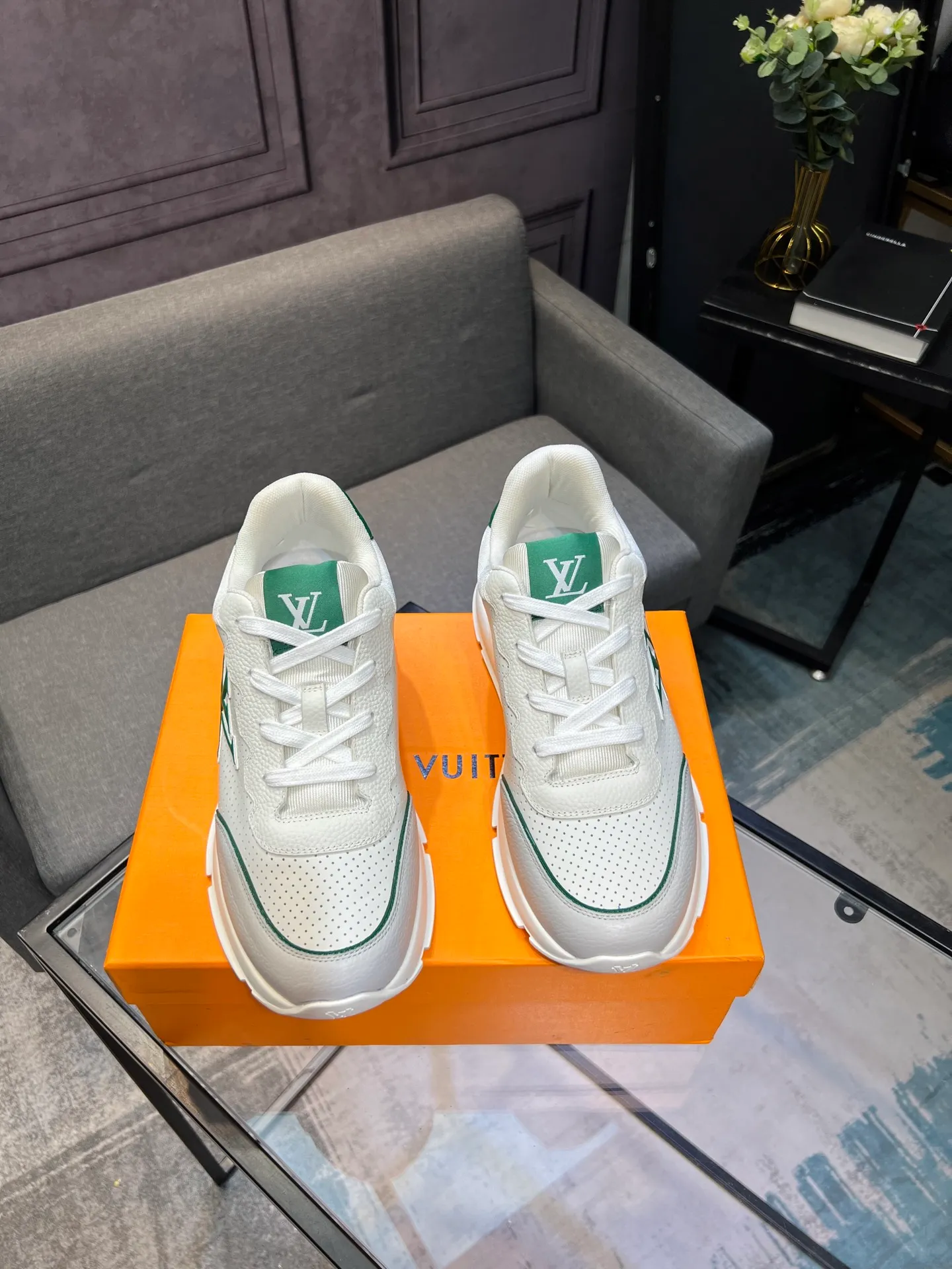 Men's shoes 💰640 LV | Louis Vuitton 2025𝐬𝐬 New spring and summer styles for couples, men's styles come out first. The counter features the latest casual shoes. Hard goods are new🆕 ❥Purchase level! Full of high-end feel! A popular model among bloggers at home and abroad, it’s retro and fashionable and looks amazing on your feet! Wear a lot of happiness! Mainly recommended model on the official website★ ▪️Upper: Original custom-made imported calfskin fabric ▪️Inner lining: breathable gauze imported from Italy ▪️Outsole: rubber foam ➕tpu high-end outsole ▪️Shoe size: 36-44 (customized for 45 and 46)